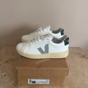 VEJA Women’s Stylish Low Top Sneakers – Casual Flat Shoes